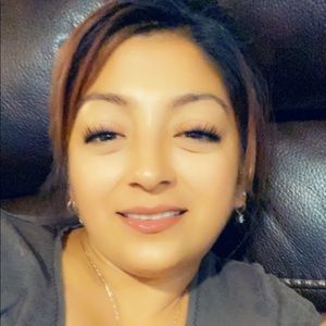 Meet your Posher, Ana